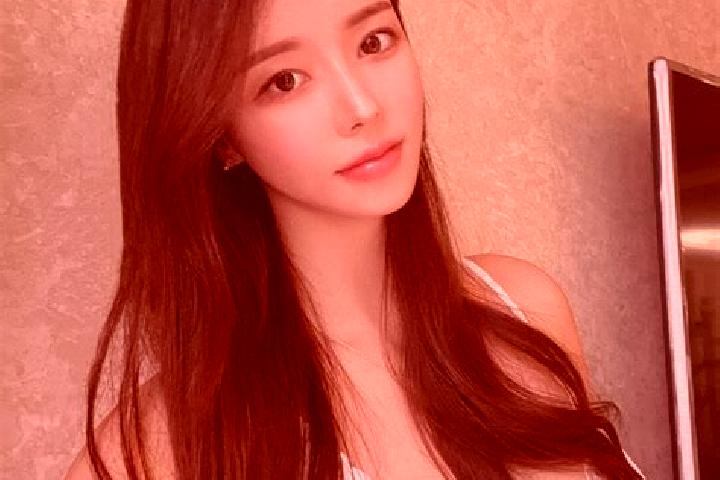Quinn, 38 — Escort in Zhangduhu, China