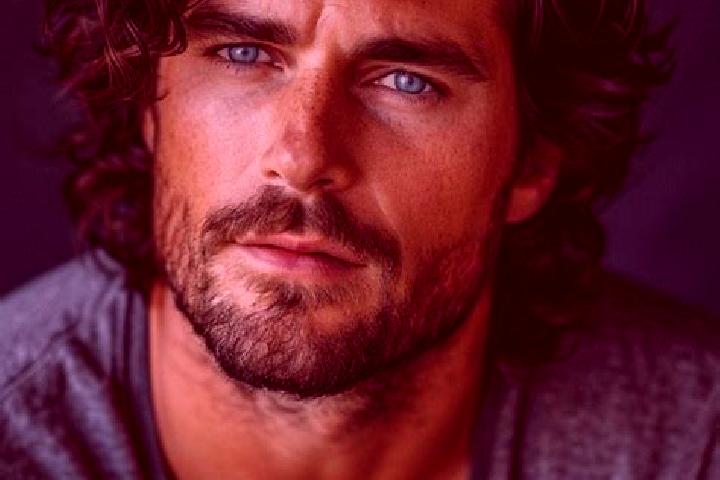 Quinn, 39, a black grey-eyed mixed companion based in Dobroviz. Offering 69, A-Level, Duos. Available for incall and outcall, day and evening dates.