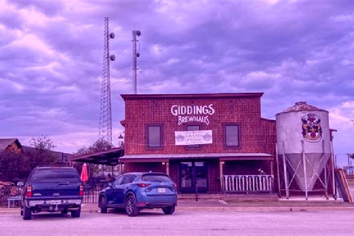 Quinn, 39 — Escort in Giddings, United States