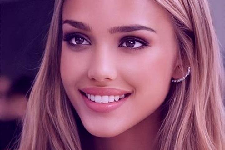 Riley, 20, a blonde brown-eyed asian companion based in Zere. Offering Tantra, GFE, Overnight. Available for incall and outcall, day and evening dates.