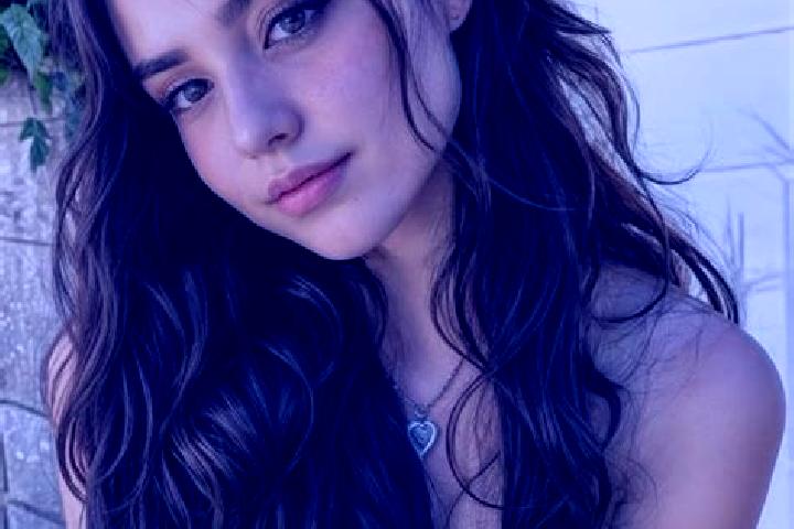 Riley, 20, a brunette hazel-eyed caucasian companion based in Lingbei. Offering Domination, Girlfriend Experience, Prostate Massage, Duos. Available for inca...