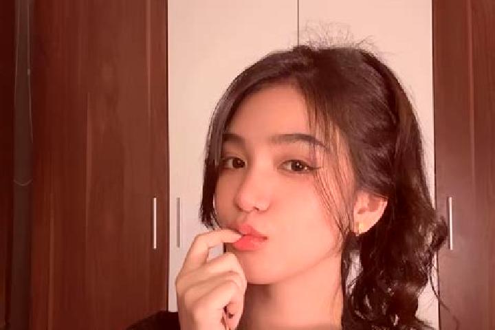 Riley, 20 — Escort in Bulan, Philippines