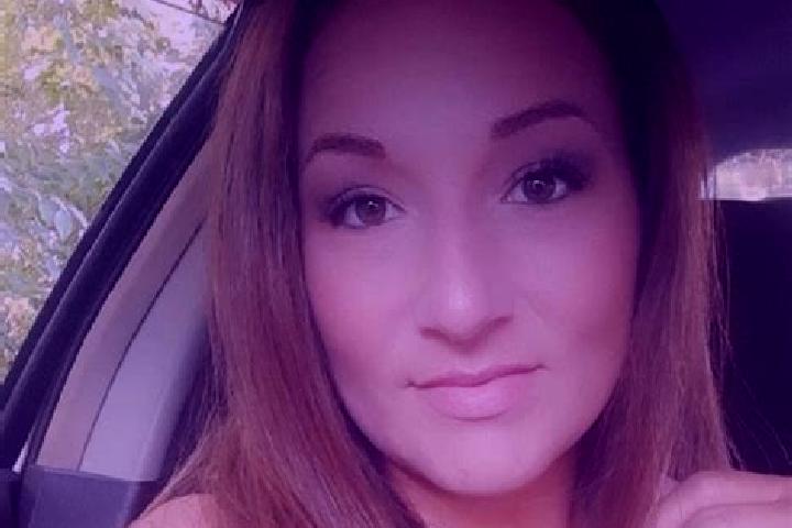 Riley, 20 — Escort in Castalian Springs, United States
