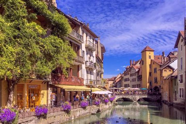 Riley, 20 — Escort in Geyssans, France