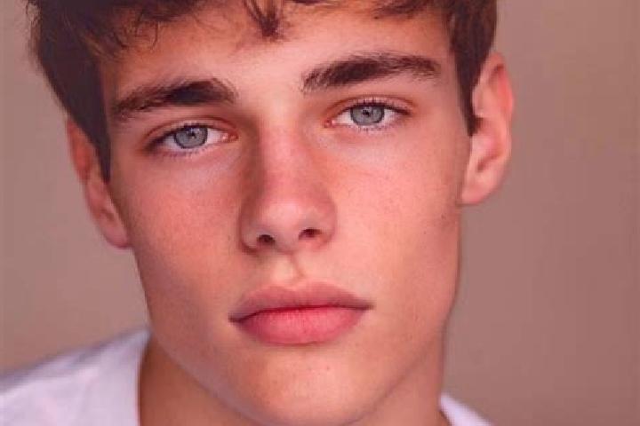 Riley, 21, a black brown-eyed caucasian companion based in Dongjian. Offering Erotic Massage, A-Level, Striptease. Available for incall and outcall, day and ...