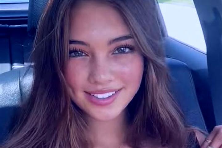 Riley, 21, a dark blonde brown-eyed mediterranean companion based in Anderlues. Offering Domination, Massage, Girlfriend Experience, Travel Companion. Availa...