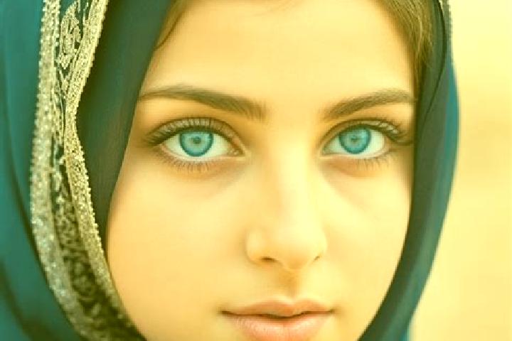 Riley, 21, a dark blonde dark-eyed middle eastern companion based in El Trebol. Offering A-Level, Dinner Date, BDSM. Available for incall and outcall, day an...