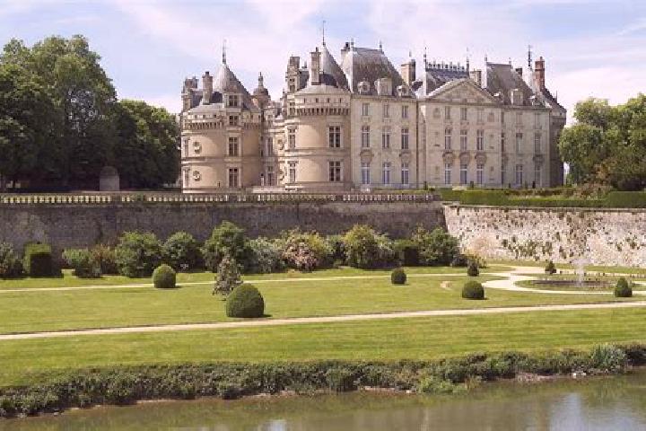 Riley, 21 — Escort in Le Lude, France