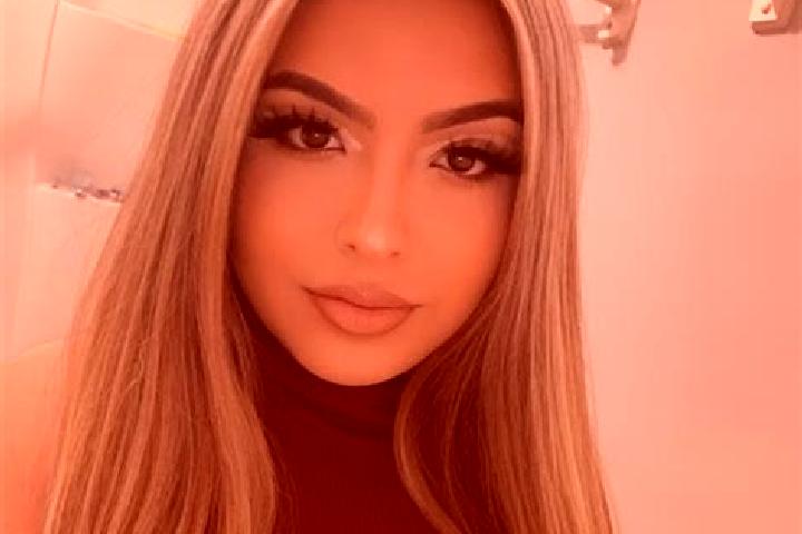 Riley, 22, a blonde brown-eyed latina companion based in Cigunuela. Offering OWO, Party Girl, Girlfriend Experience, 69, Roleplay. Available for incall and o...