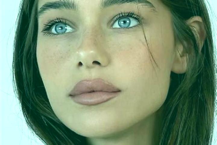 Riley, 22, a brunette brown-eyed european companion based in Berson. Offering Duos, Erotic Massage, Party Girl. Available for incall and outcall, day and eve...