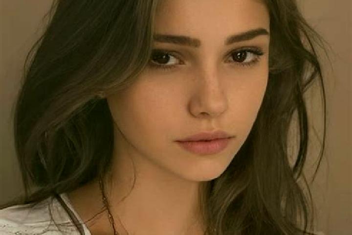 Riley, 22, a brunette dark-eyed slavic companion based in Heyou. Offering GFE, Couples, A-Level, Overnight. Available for incall and outcall, overnight booki...
