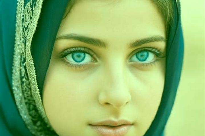 Riley, 22, a chestnut blue-eyed middle eastern companion based in Botiz. Offering Deep French Kissing, Girlfriend Experience, Fetish, OWO. Available for inca...