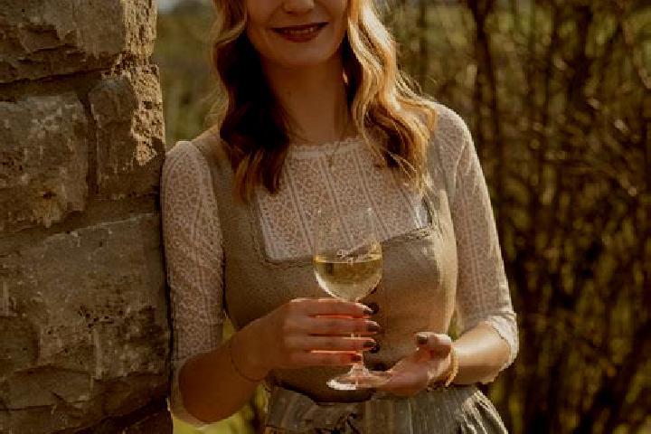 Riley, 22 — Escort in Donnersdorf, Germany