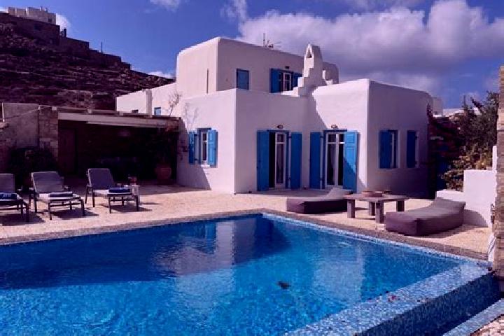 Riley, 22 — Escort in Ornos, Greece