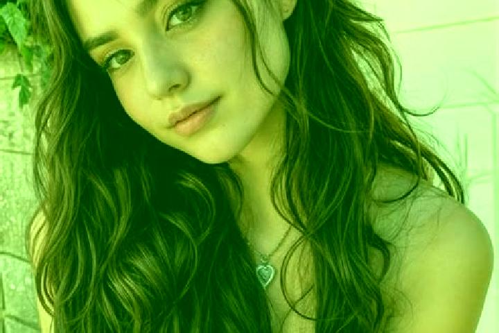 Riley, 23, a auburn hazel-eyed middle eastern companion based in Zeya. Offering Domination, Duos, Tantra, BDSM. Available for incall and outcall, overnight b...