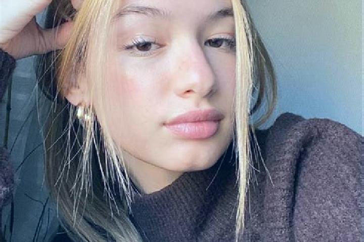 Riley, 23, a blonde brown-eyed indian companion based in Grantsville. Offering GFE, Travel Companion, Couples. Available for incall and outcall, day and even...