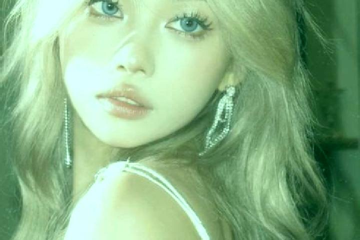 Riley, 23, a blonde grey-eyed asian companion based in Luowan. Offering Dinner Date, Duos, Roleplay. Available for incall and outcall, overnight bookings ava...