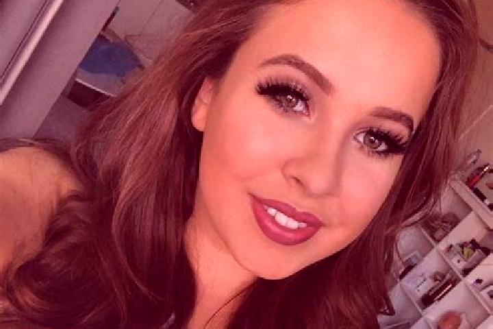 Riley, 23, a brunette amber-eyed european companion based in Tuszow Narodowy. Offering Massage, Dinner Date, Overnight, Couples. Available for incall and out...