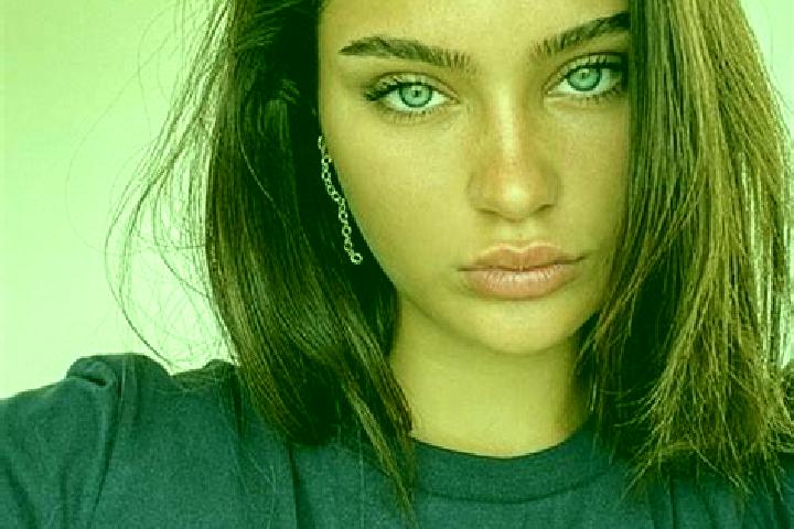 Riley, 23, a brunette dark-eyed indian companion based in Dzuunkharaa. Offering BDSM, OWO, Erotic Massage, Deep French Kissing. Available for incall and outc...