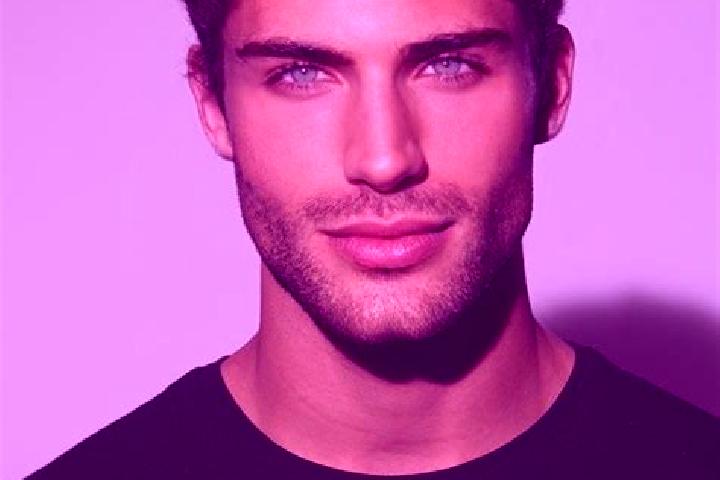 Riley, 23, a chestnut grey-eyed caribbean companion based in Hysgjokaj. Offering Domination, Travel Companion, Massage, Couples. Available for incall and out...
