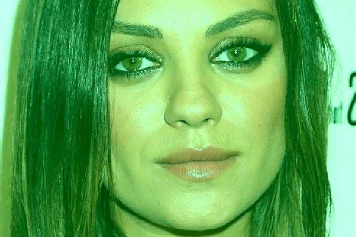 Riley, 23, a dark blonde hazel-eyed ebony companion based in Maki. Offering 69, Party Girl, OWO, Duos. Available for incall and outcall, day and evening dates.