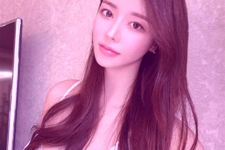 Riley, 23 — Escort in Liusheng, China