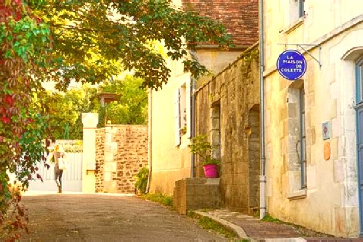 Riley, 23 — Escort in Saints-en-Puisaye, France