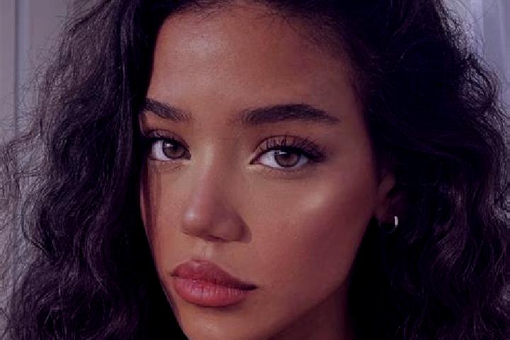 Riley, 24, a black brown-eyed mixed companion based in Controguerra. Offering Massage, CIM, Duos. Available for incall and outcall, day and evening dates.