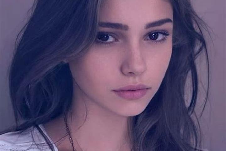Riley, 24, a chestnut grey-eyed slavic companion based in Teofipol. Offering Erotic Massage, Dinner Date, Prostate Massage, Massage, Tantra. Available for in...
