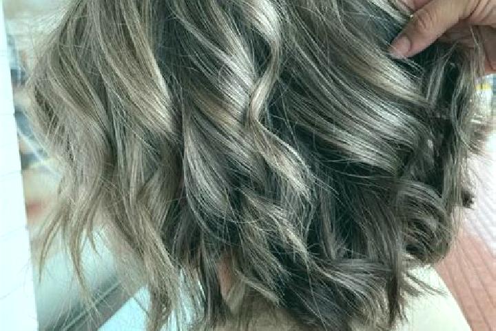 Riley, 24, a dark blonde grey-eyed caucasian companion based in Legaria. Offering Overnight, Travel Companion, Couples. Available for incall and outcall, ove...
