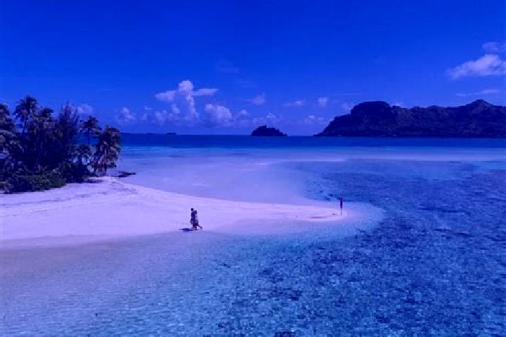Riley, 24 — Escort in Arue, French Polynesia