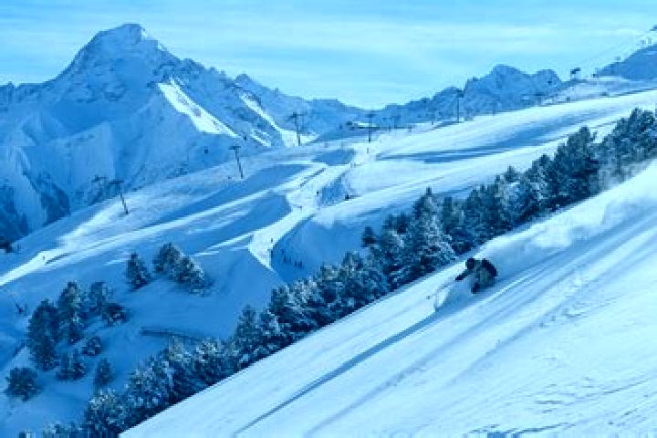 Riley, 24 — Escort in Les Deux Alpes, France