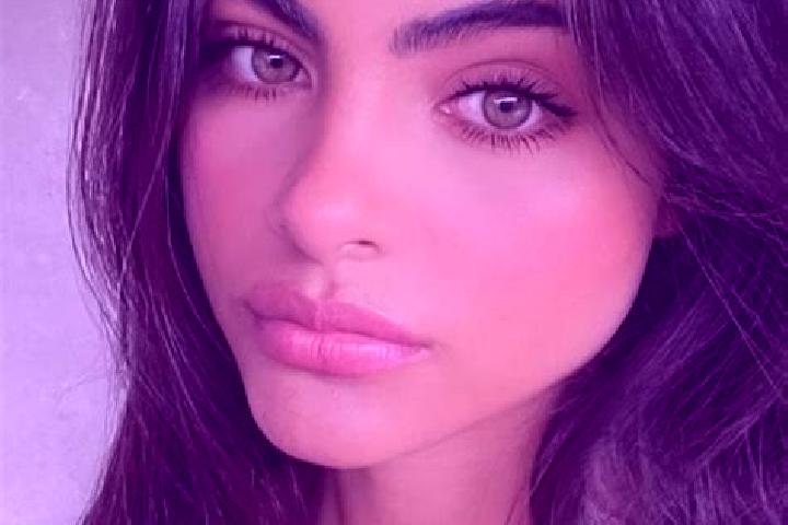 Riley, 25, a brunette grey-eyed indian companion based in Xubi. Offering Deep French Kissing, Couples, Erotic Massage, OWO. Available for incall and outcall,...
