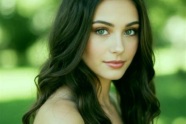 Riley, 25, a brunette hazel-eyed caucasian companion based in Doho. Offering Striptease, Erotic Massage, Travel Companion. Available for incall and outcall, ...