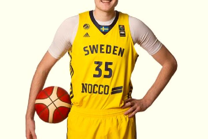 Riley, 25 — Escort in Jaerlasa, Sweden