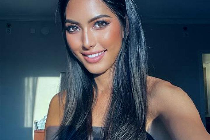 Riley, 25 — Escort in San Mateo, Colombia