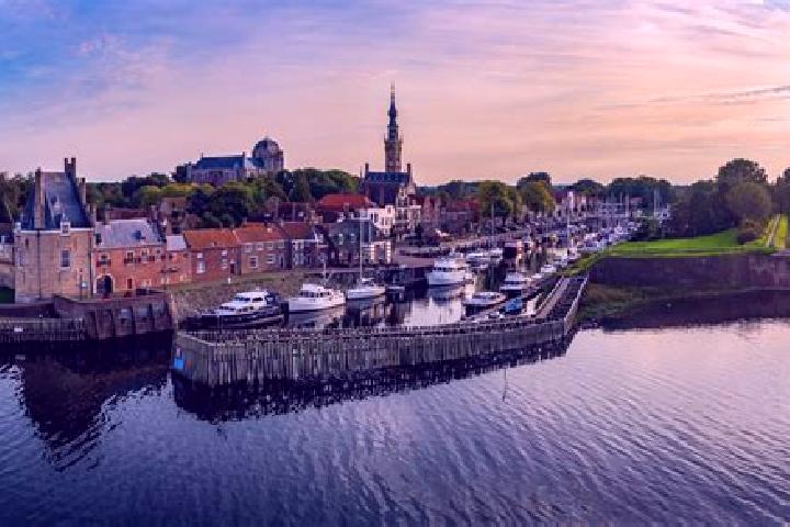 Riley, 25 — Escort in Serooskerke, Netherlands