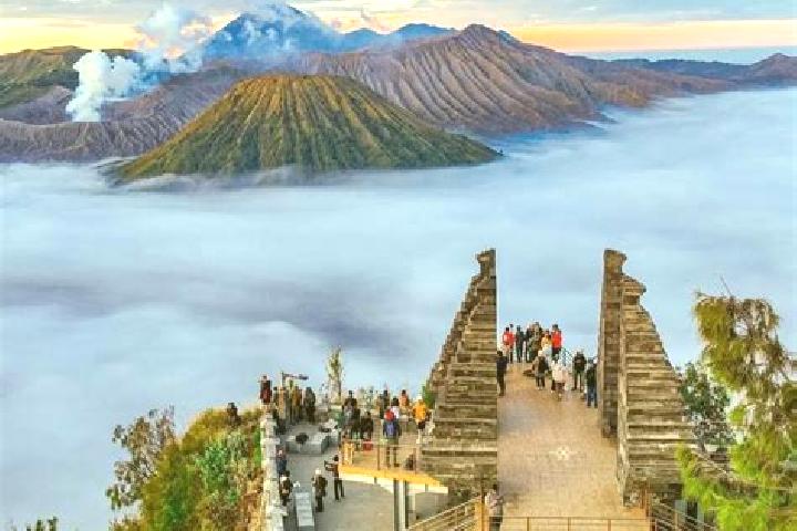 Riley, 25 — Escort in Sruni, Indonesia