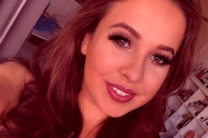 Riley, 26, a auburn amber-eyed middle eastern companion based in Cold Ash. Offering Overnight, Striptease, Party Girl. Available for incall and outcall, day ...