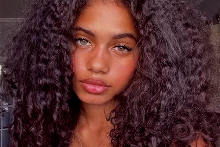 Riley, 26, a chestnut blue-eyed ebony companion based in Martillac. Offering Massage, Overnight. Available for incall and outcall, day and evening dates.