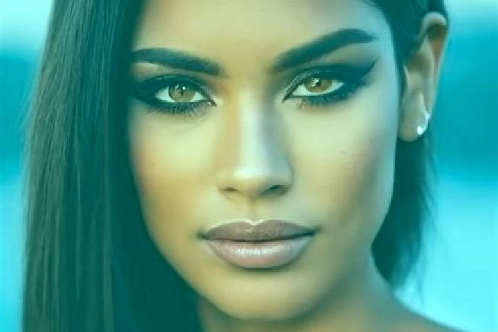 Riley, 26, a dark blonde amber-eyed latina companion based in Ciparay. Offering Dinner Date, Tantra, Travel Companion, Girlfriend Experience, Massage. Availa...