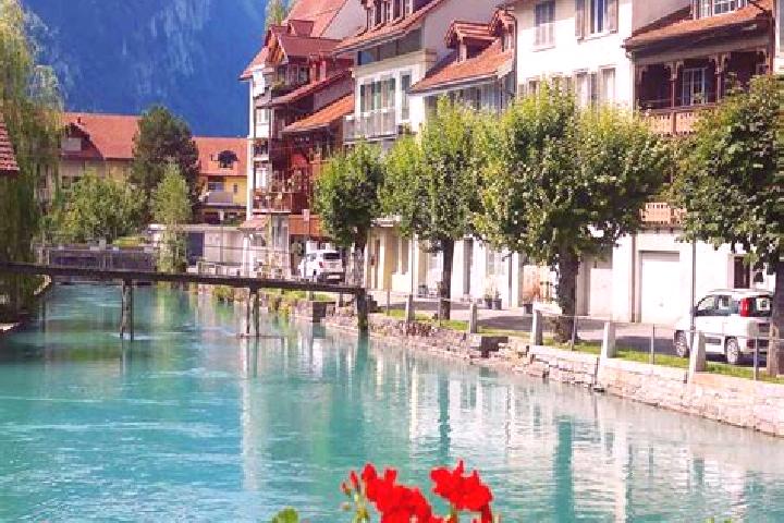 Riley, 26 — Escort in Roschenz, Switzerland