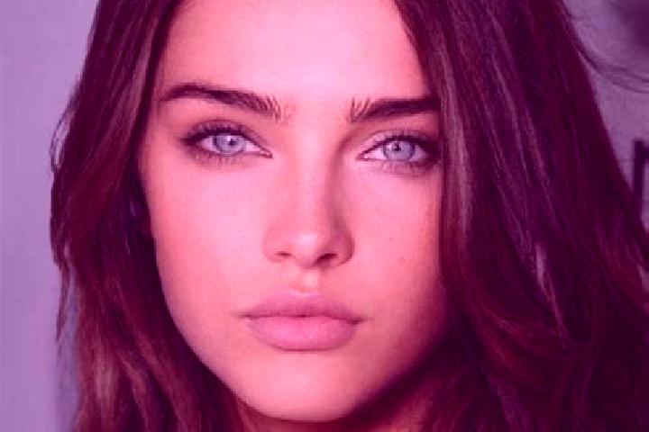 Riley, 27, a brunette blue-eyed indian companion based in Moso in Passiria. Offering Massage, Prostate Massage, Overnight, Girlfriend Experience, Dinner Date...