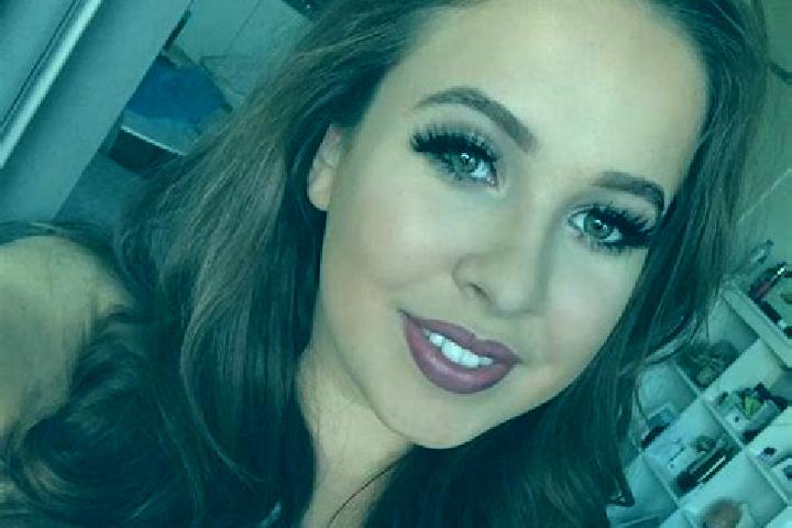 Riley, 27, a chestnut blue-eyed european companion based in Plan de Santo Tomas. Offering Striptease, Dinner Date, Prostate Massage, Erotic Massage. Availabl...