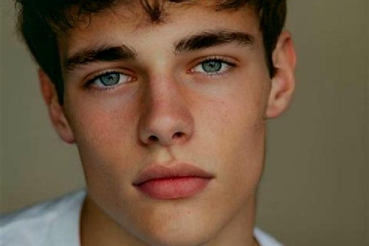Riley, 27, a chestnut brown-eyed caucasian companion based in Douala. Offering Tantra, Roleplay, OWO. Available for incall and outcall, overnight bookings av...