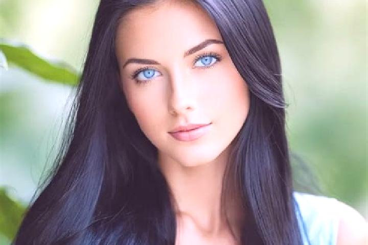 Riley, 27, a red blue-eyed mediterranean companion based in Kalibaru. Offering GFE, Party Girl, Striptease, Domination. Available for incall and outcall, ove...