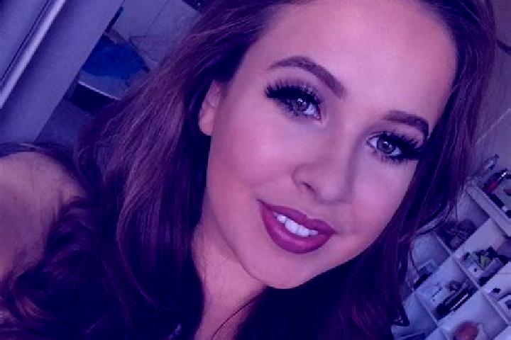 Riley, 27, a red brown-eyed latina companion based in Bang Bo. Offering Duos, Fetish, Striptease, Massage, A-Level. Available for incall and outcall, overnig...