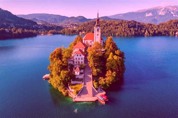 Riley, 27 — Escort in Bled, Slovenia