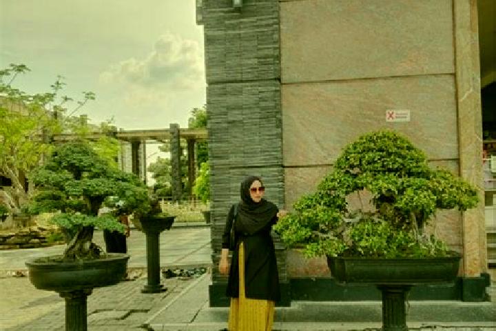 Riley, 27 — Escort in Cipeuyeum, Indonesia