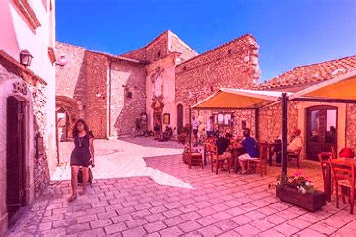 Riley, 27 — Escort in Grotte Santo Stefano, Italy